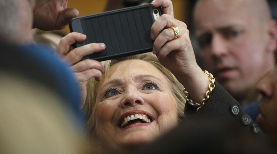 Clinton bought old BlackBerrys on eBay – top Republican congressman