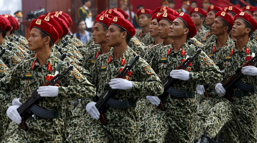Britain & Vietnam cozy up on defense amid deepening South China Sea dispute