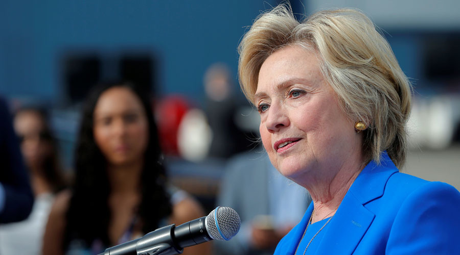 ’Scary’ Trump & friendly media: Clinton’s first press event