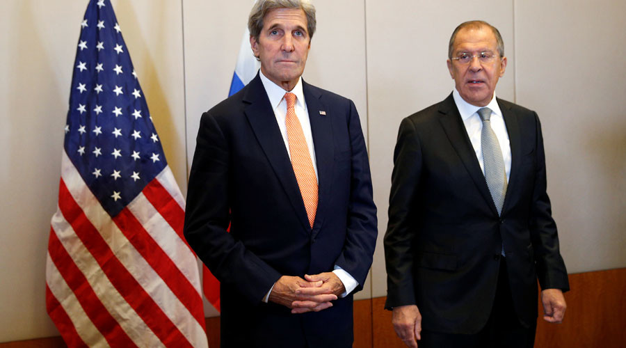 U.S. Secretary of State John Kerry (L) and Russian Foreign Minister Sergei Lavrov meet in Geneva, Switzerland, to discuss the crisis in Syria, September 9, 2016. © Kevin Lamarque