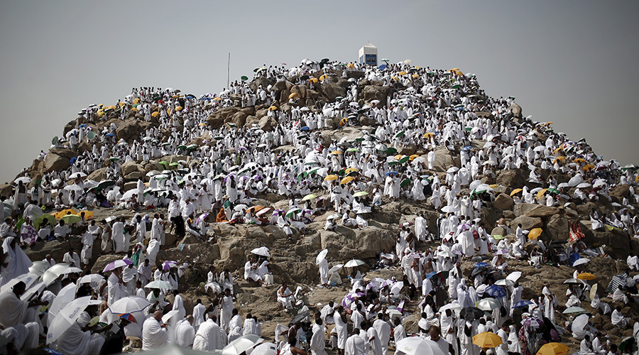 Saudi Arabia issues e-bracelets for hajj pilgrims after deadly 2015 stampede