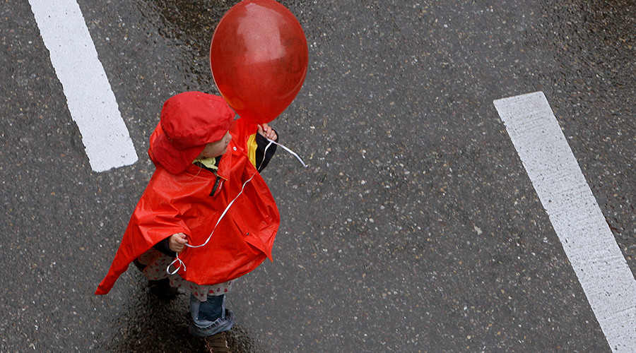Uplifting story: Grieving grandson receives message after launching balloon for dead grandfather