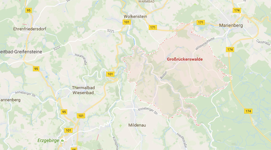Mid-air collision during German air show leaves 2 dead