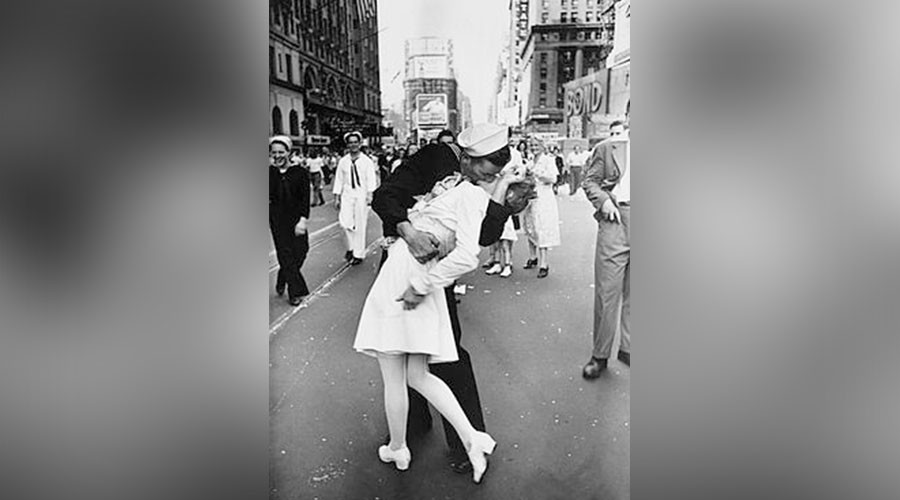 Nurse from iconic ‘V-J Day in Times Square’ photo dies aged 92