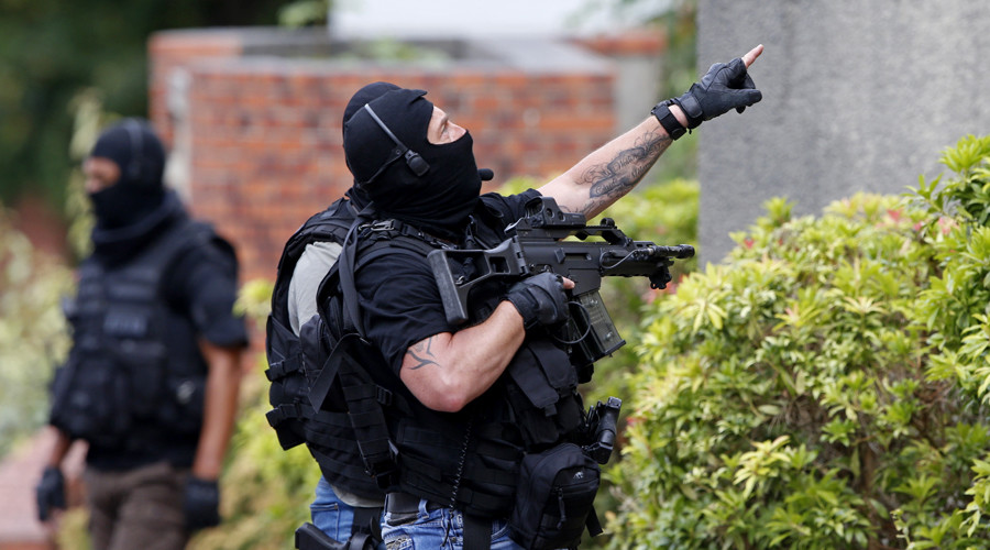 Members of French special police forces © Pascal Rossignol 