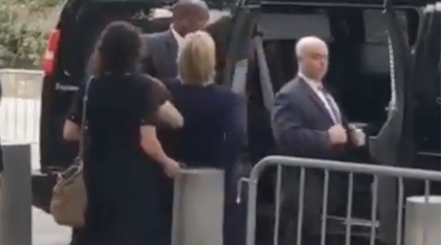 Twittersphere rushes to 'help' AP, which 'lost rights' to Clinton fainting video