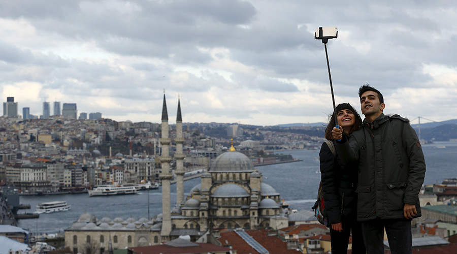 Snap away! Selfies increase happiness among college students, study says