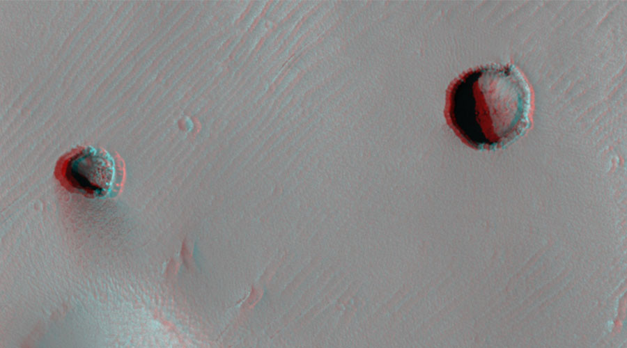Eerily symmetrical ‘pits’ spotted in 3D image of Martian volcano (PICTURE)