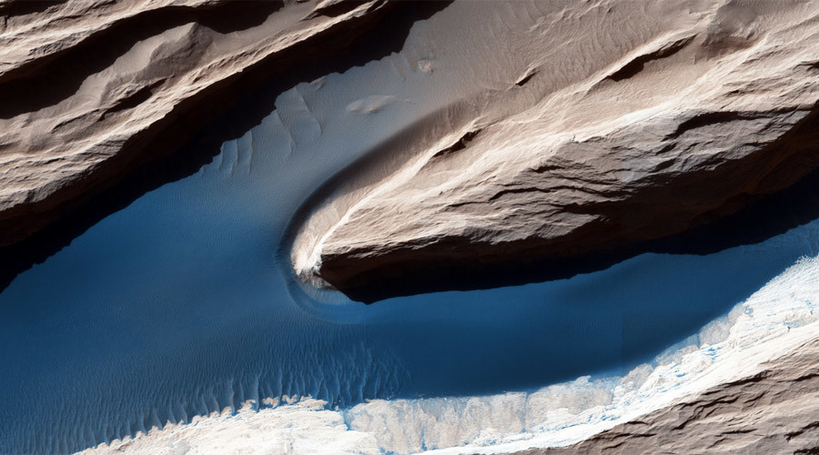 Breathtaking photos of Mars from deep space high-res camera
