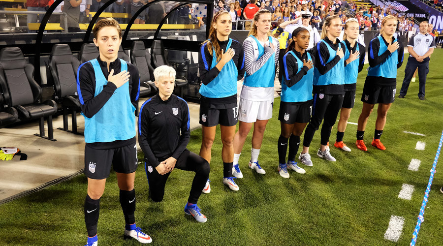 Rapinoe kneels during anthem before USA friendly, blasted by US Soccer