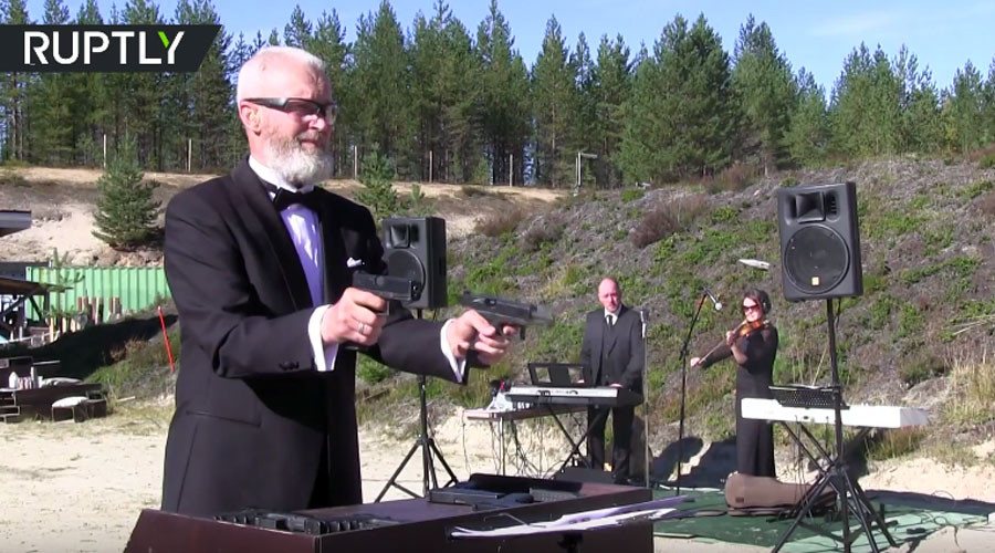 ‘1 shot – 1 note’: Russian sharpshooter performs Beethoven using pistols (VIDEO)
