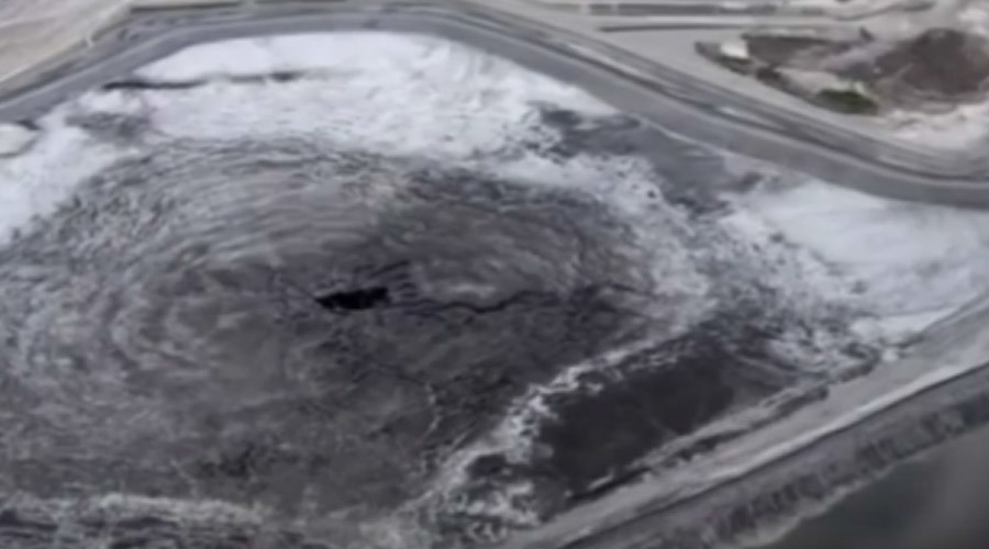 Florida company responsible for 215m gallons radioactive water leak admits delay informing public