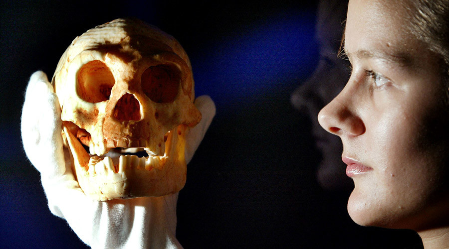 ‘Hobbicide’? Humans chief suspects in ancient ‘Hobbit’ genocide after teeth found in cave