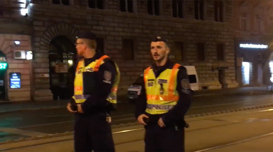 2 injured in Budapest explosion, police evacuate central area