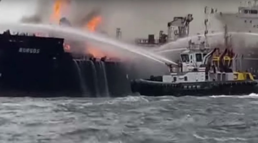 Massive fire engulfs oil tanker in Gulf of Mexico (VIDEOS, PHOTOS)