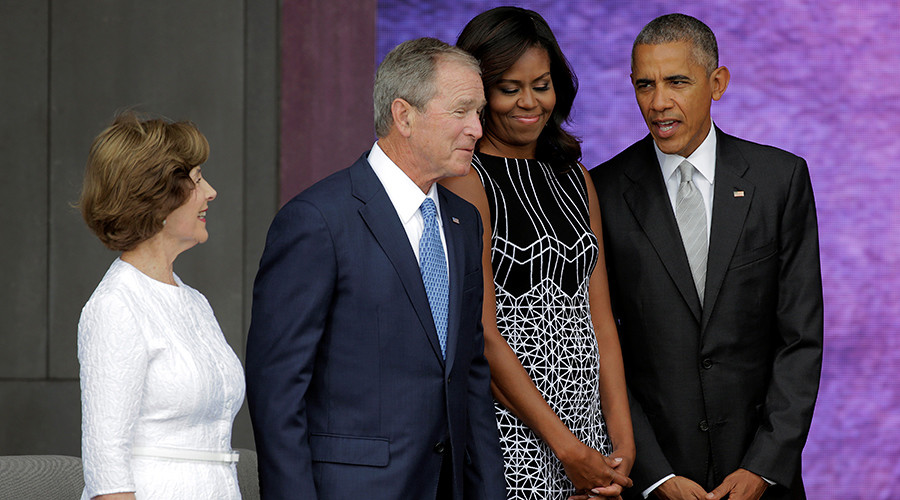 George W Bush gets selfie help from Obama (VIDEO)
