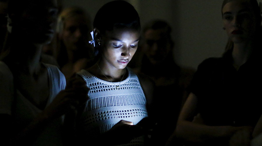 15 million Britons check their smart devices at night