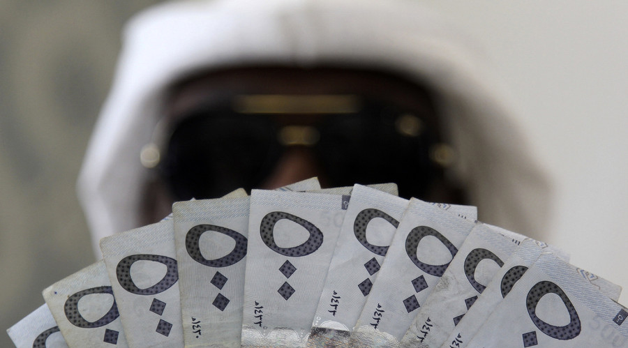 Saudi Arabia cuts ministers’ salaries, reduces public sector bonuses