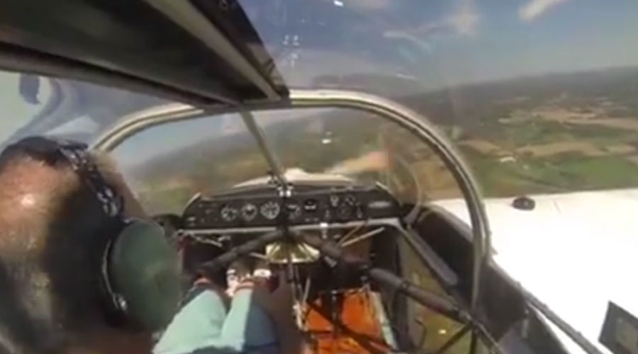 Plane’s propeller falls off mid-flight in stomach-churning footage (VIDEO)