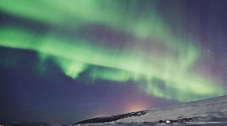 Iceland turns off city lights for spectacular Northern Lights show (PHOTOS, VIDEOS)