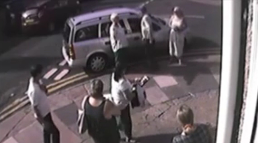 Drunk man stopped from driving by gang of mums, banned from roads (VIDEO)
