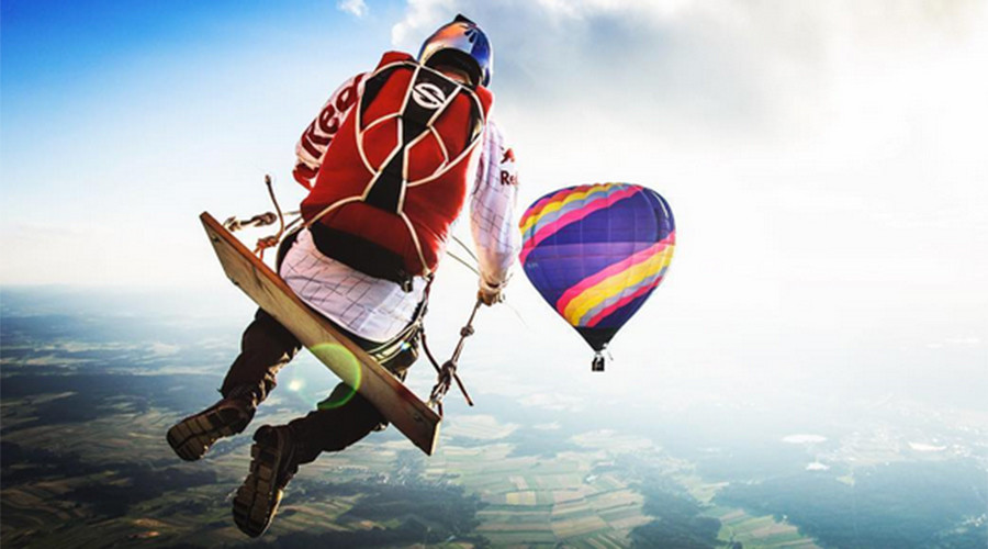 ‘Mega Swing’: Parachuters take playground ride above the clouds (VIDEO)