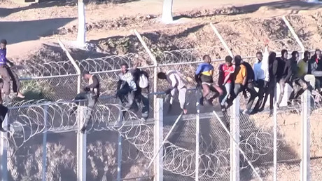 Five of the migrants were taken to hospital with injuries. © Ruptly