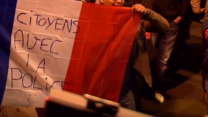 Police crowd Notre Dame square protesting France's 11-month state of emergency (PHOTOS, VIDEO) - RT