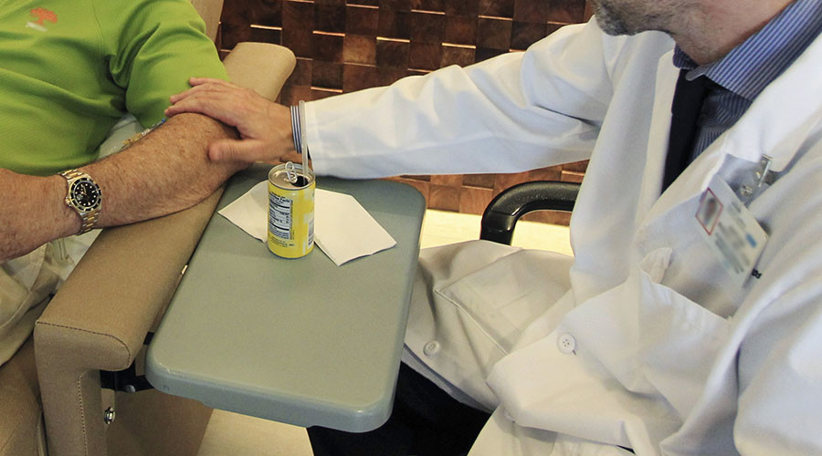Democratic & Republican doctors offer different care ‘on politicized issues’ – study