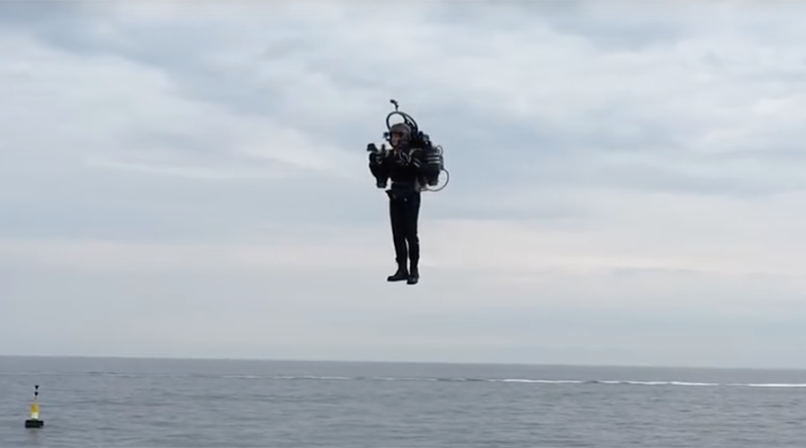‘Most advanced personal flying machine ever’ wows crowds (video)