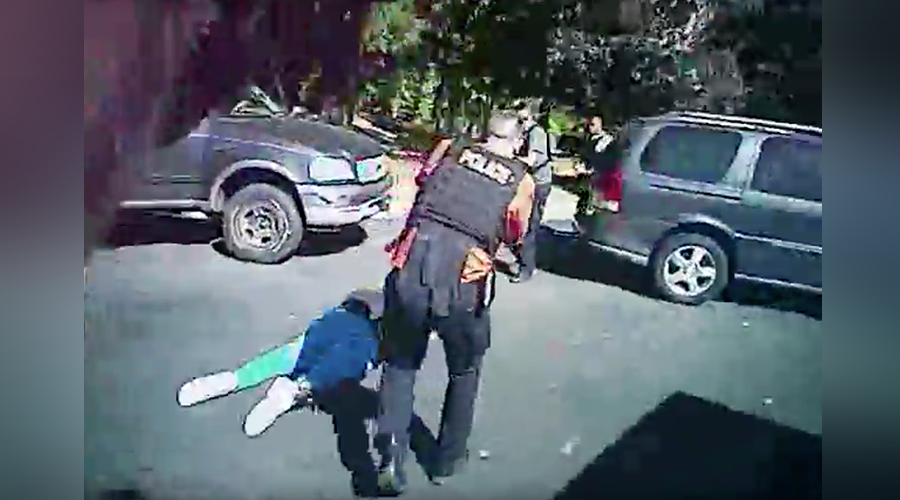 Charlotte police release bodycam footage of Keith Scott shooting (VIDEO)