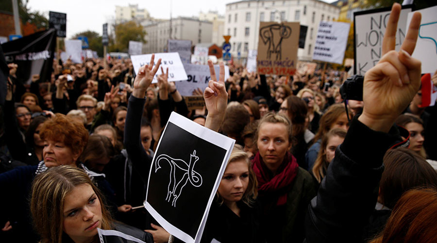 Mass protests make Polish govt reconsider blanket abortion ban