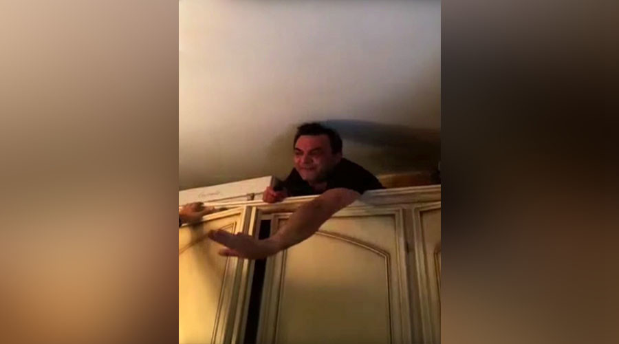 Italian mafia boss found in secret ‘wardrobe’ hideout in his own home (VIDEO)