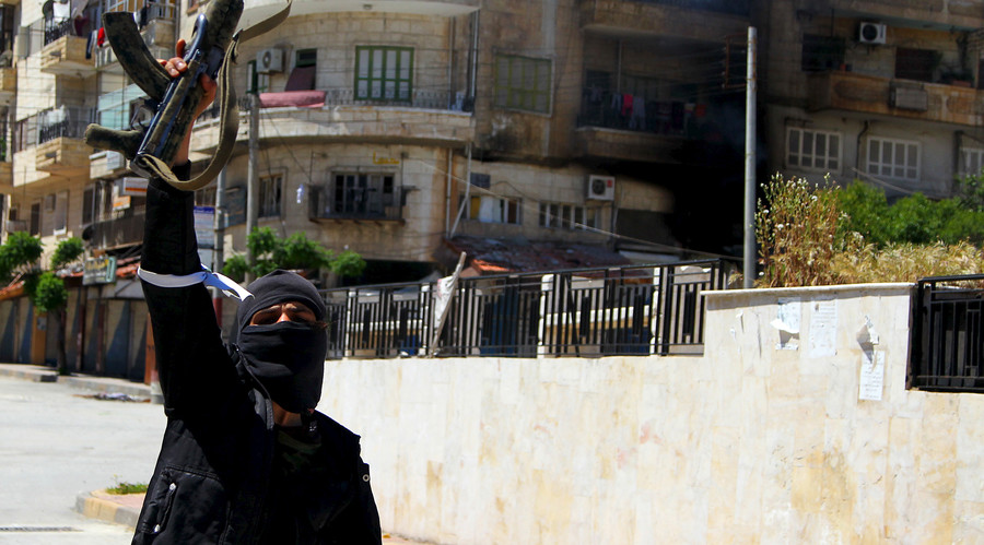 ‘Alive & kicking’ Al-Qaeda poses ‘very direct threat’ to UK – Defense secretary