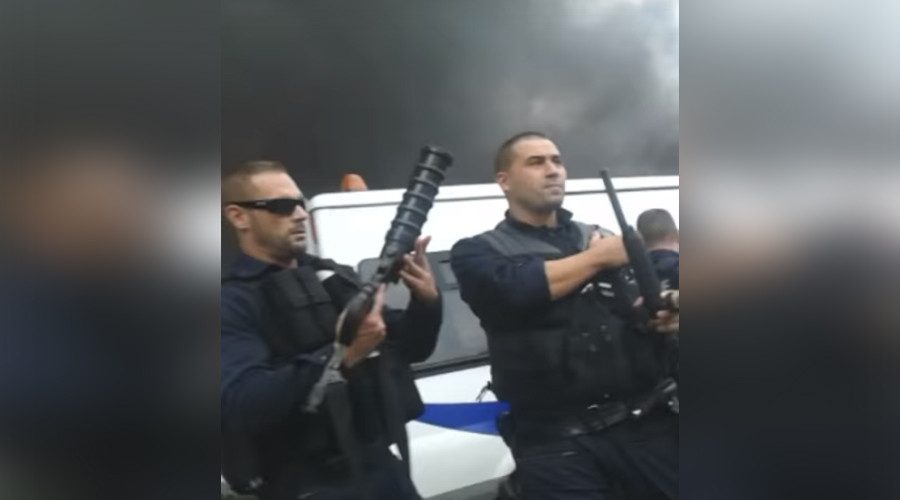 Police officers pelted by ‘Molotov cocktail’ in Paris suburb, 2 in serious condition (VIDEO)