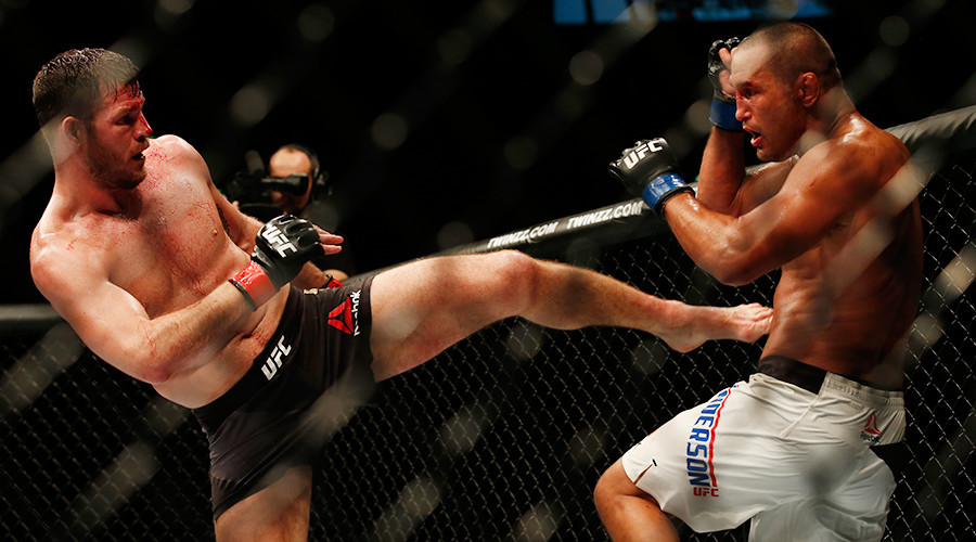 Michael Bisping defeats Dan Henderson at UFC 204 in Manchester