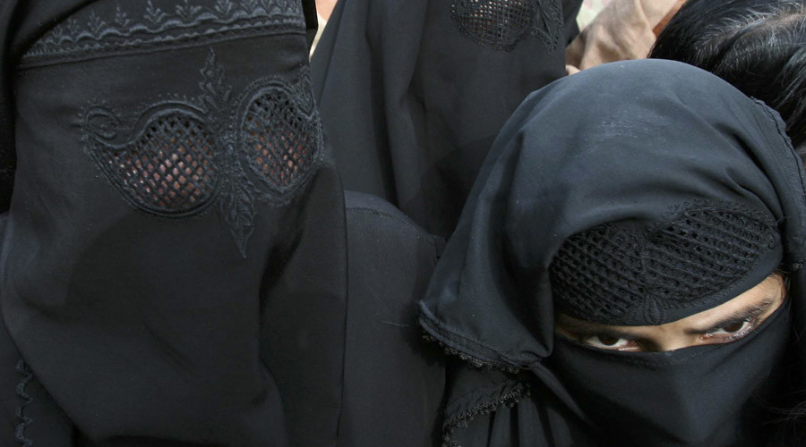 Indian man wearing burqa caught ‘molesting’ women in Allahabad