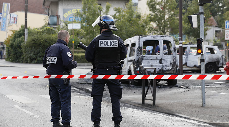 French Police say lawless ‘no-go’ areas exist, challenge PM Valls who says they don’t