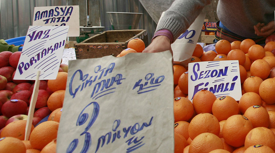 Russia partially lifts ban on fruit imports from Turkey