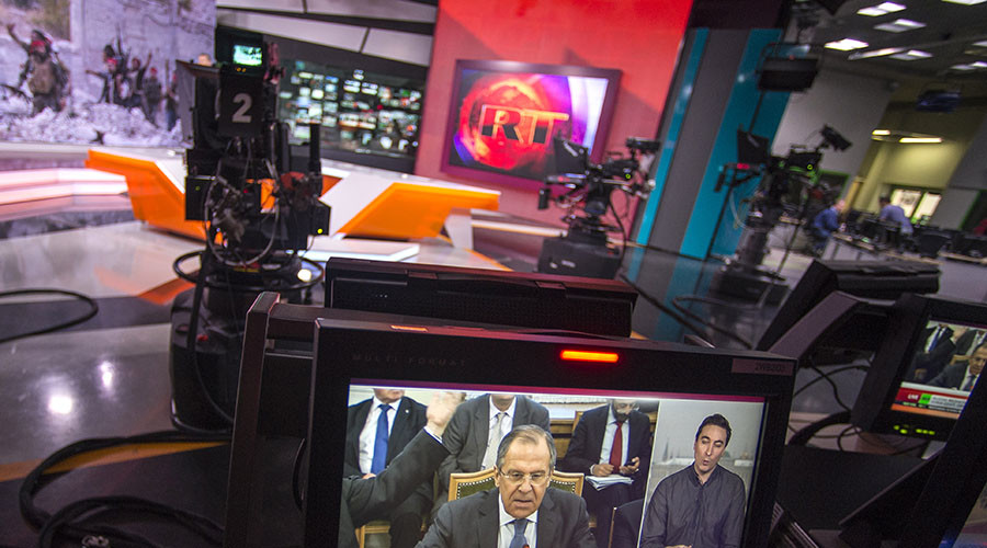 Journalist poses as intern to spy on RT Deutsch… but turns into mainstream media doubter