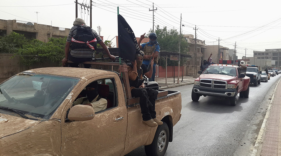 US, Saudis to grant 9,000 ISIS fighters free passage from Iraqi Mosul to Syria – source