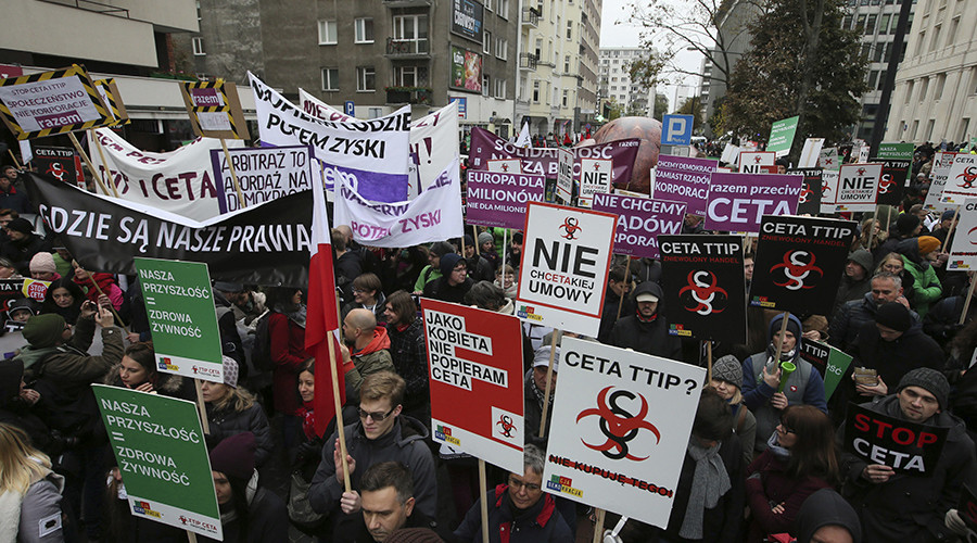 Thousands protest TTIP, CETA deals in France, Poland, & Spain as EU vote looms closer