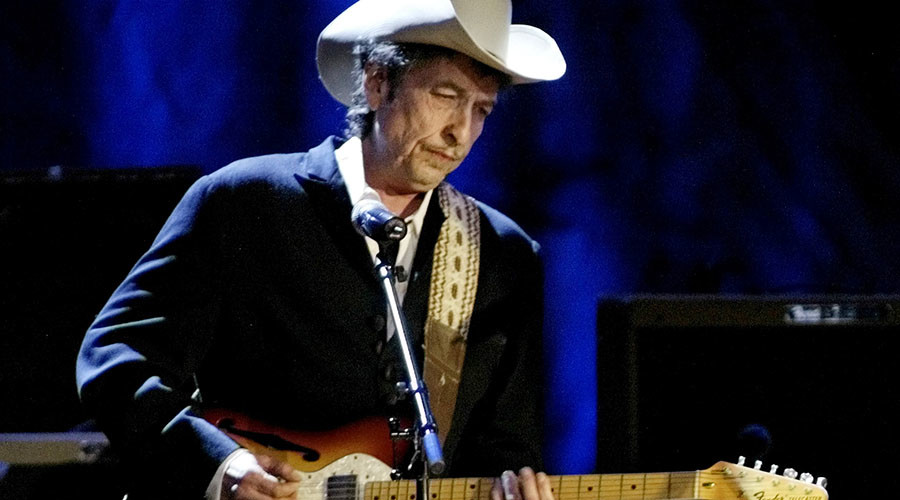Nobel Prize panel gives up trying to reach Bob Dylan after his unprecedented win for literature