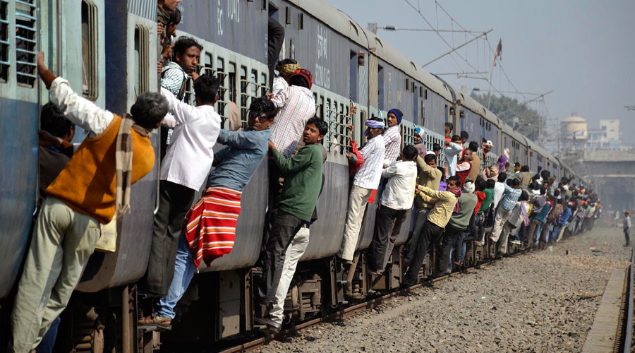 Porn-hub: Indian train station gets free WiFi, commuters indulge