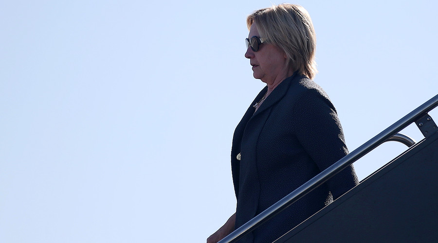 U.S. Democratic presidential nominee Hillary Clinton arrives in Las Vegas, Nevada, U.S. October 18, 2016. © Lucy Nicholson