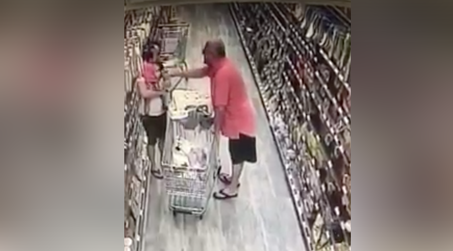 Kidnapper or creep? Man caught on camera grabbing baby (VIDEO)