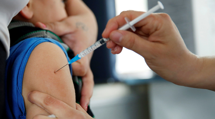 Anti-vaxxer Aussie nurses may face prosecution
