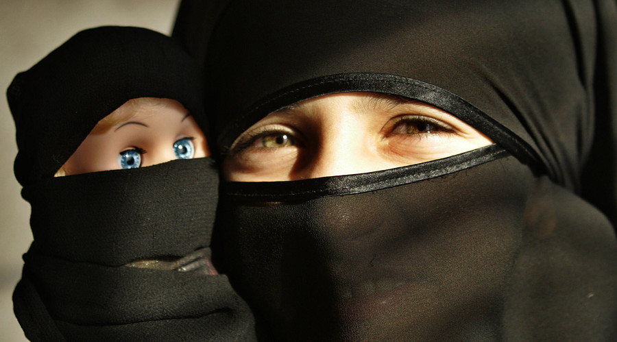 ‘Hijabi Barbie’ & other Islamic-themed toys join the fight against extremism