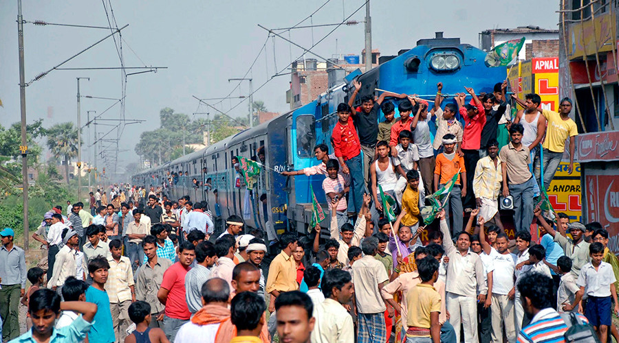 Porn blocked at Indian train station after spike in x-rated searches