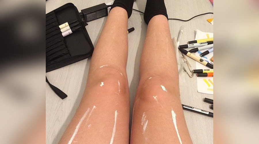 Shiny legs or just white paint? This picture has driven internet crazy